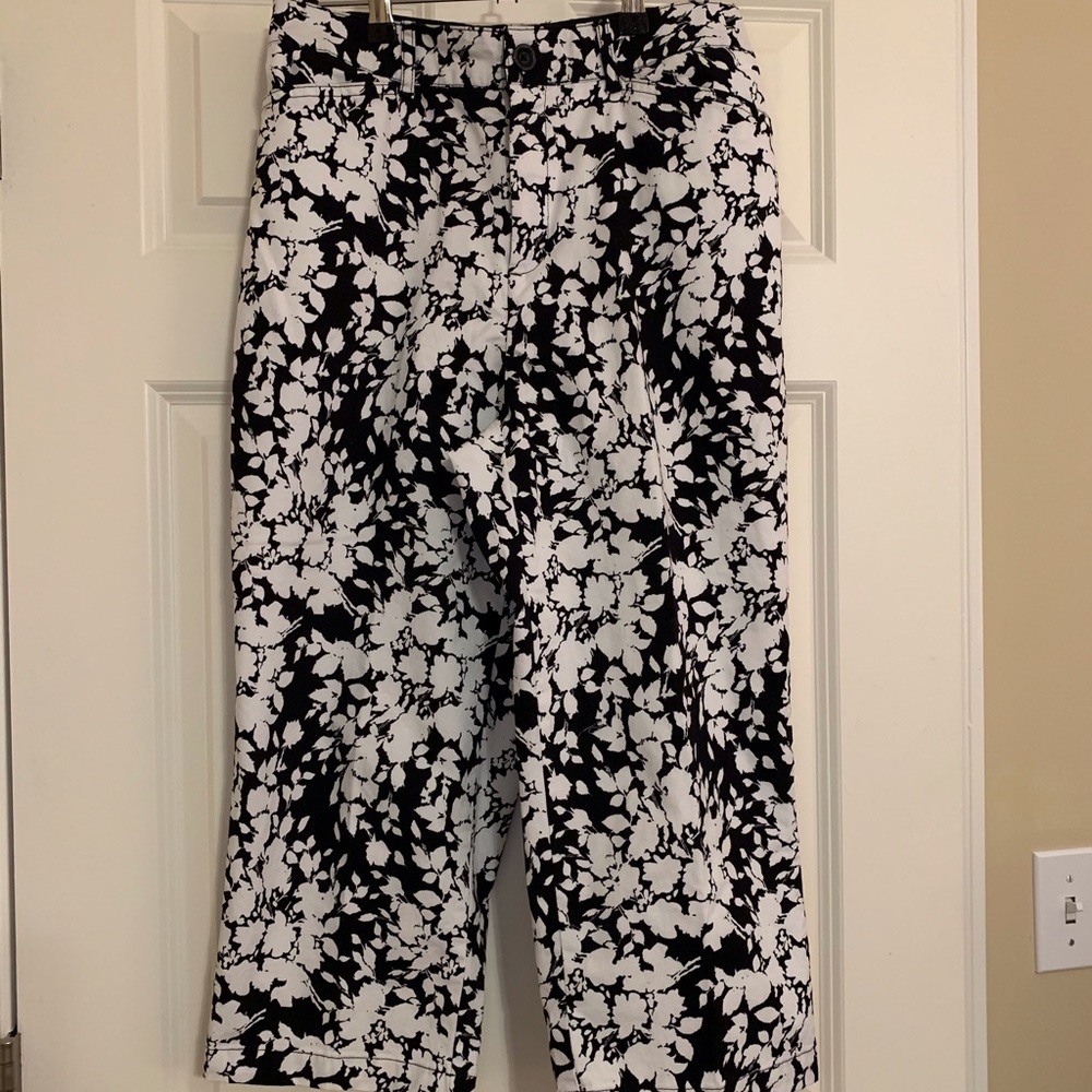 EUC Crops: High Waist, Zip/Button Fly, Black and White Floral, Talbots?